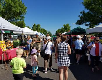 People at the Oregon City Farmer's Market