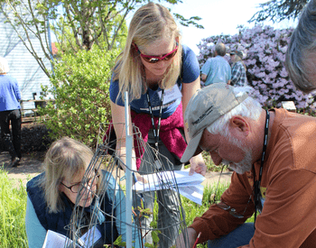 Oregon Season Trackers learning outside
